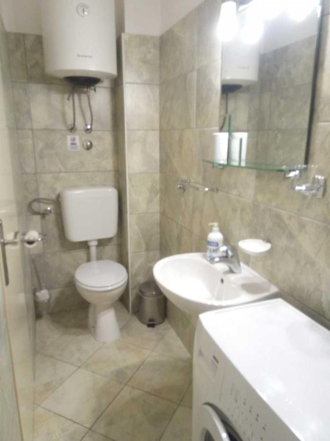 Sunny P Apartment Primosten